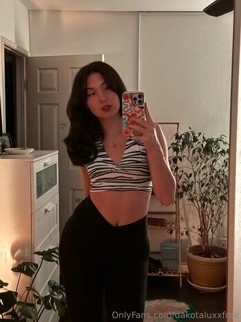 dakotaluxxfree