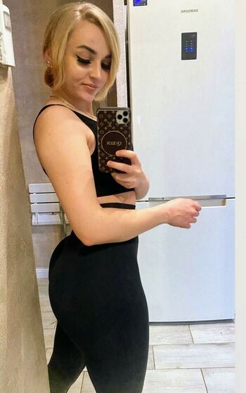 dance.blonde