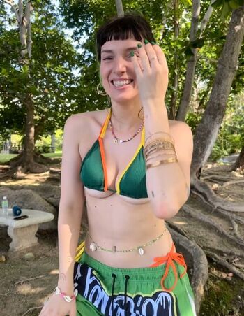 Dani Thorne