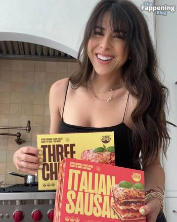 Daniella Monet