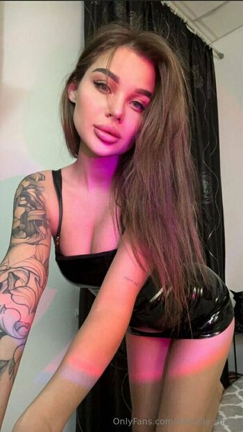 daniella_white