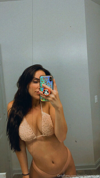 danielleeynicole