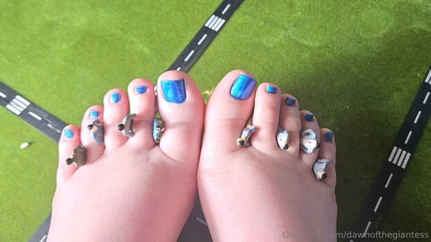 dawnofthegiantess