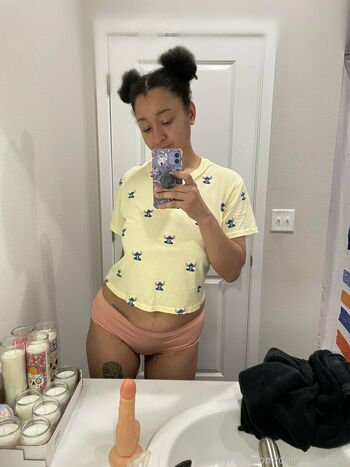 delilah_moonx