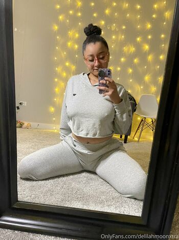 delilahmoonxtra