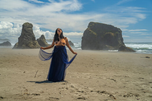 Devi The Model