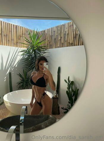dia_sarah_em