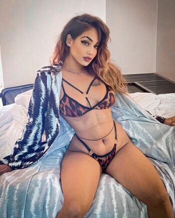Dilnoor Aka