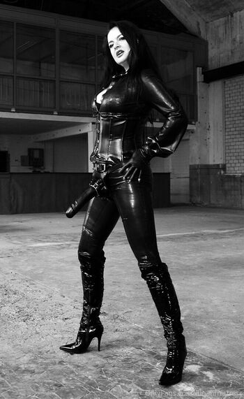 dinahmistress