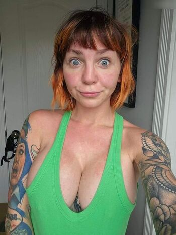 Diskussion: Geena aka Alientrashkitty