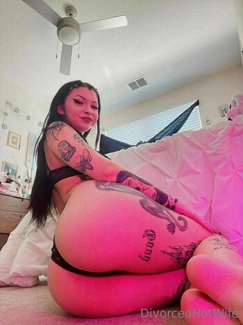 divorcedhotwife