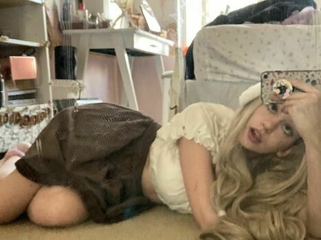 Dolly Monroe