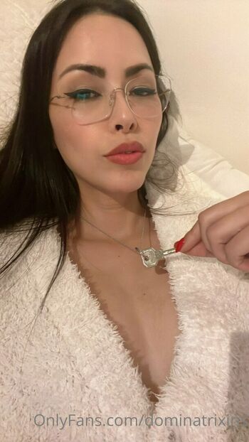 dominatrixiris