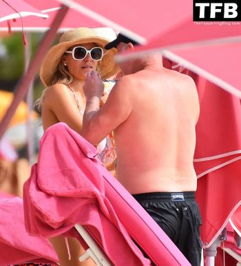 Dorit Kemsley