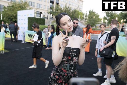 Dove Cameron