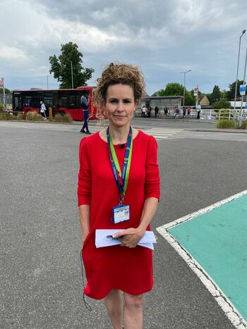 Dr Lauren Bull