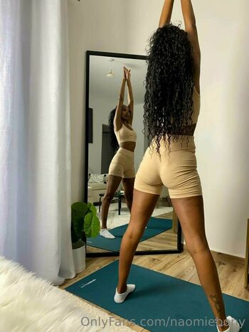 ebonynaomii