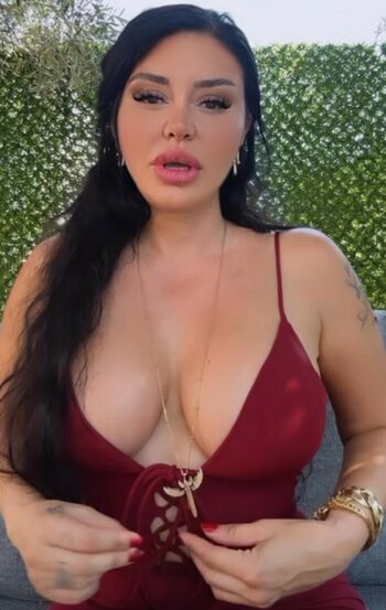 Ebru Polat
