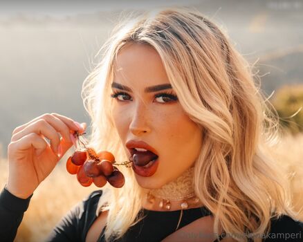 Elena Kamperi