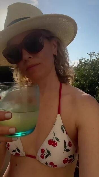 Elizabeth Banks