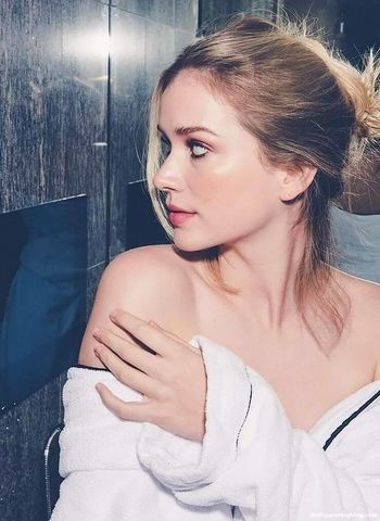 Elizabeth Lail