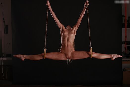 Elke Lechner Nudeyogini Ambika