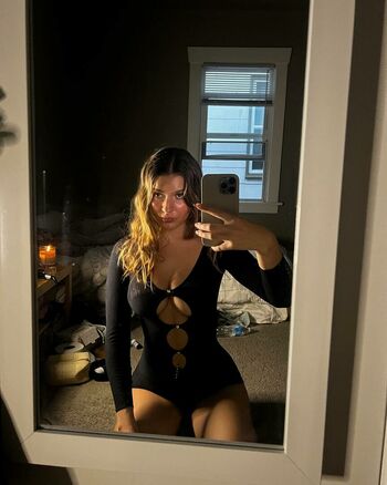 Ella Bleu