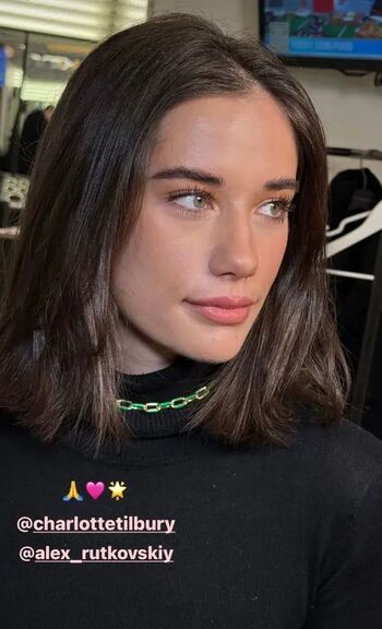 Ella Bleu