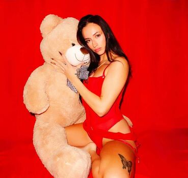 Ella Dime