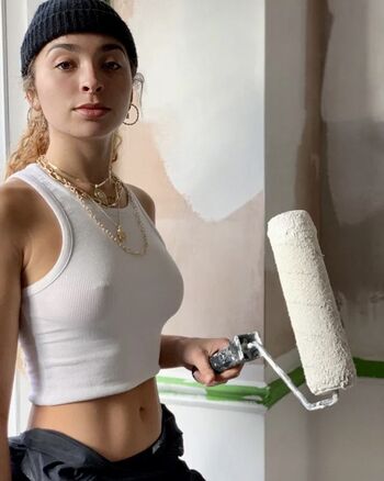 Ella Eyre