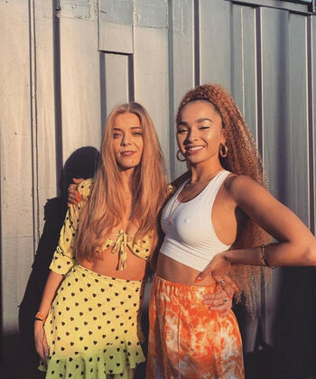 Ella Eyre