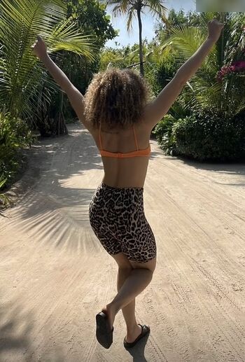 Ella Eyre