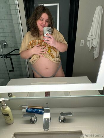 ellesbelly