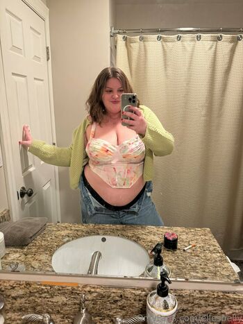 ellesbelly
