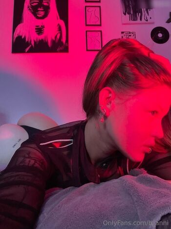 Elliecutiee / b_anni