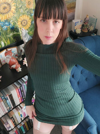 ellynaomi