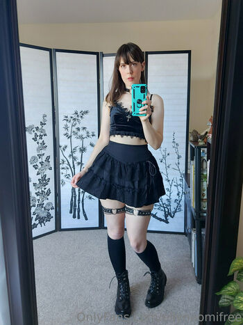 ellynaomifree