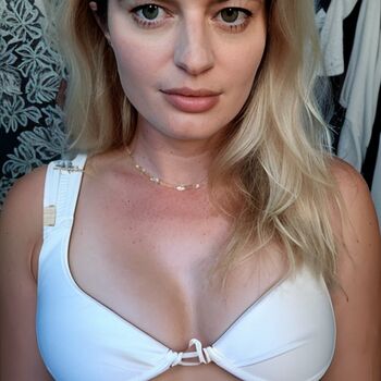 Elyse Willems