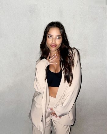 Emilia Mernes