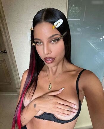 Emilia Mernes
