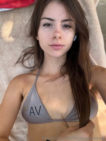 emiliabrookss
