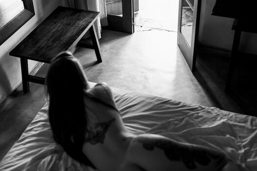Emille Bee