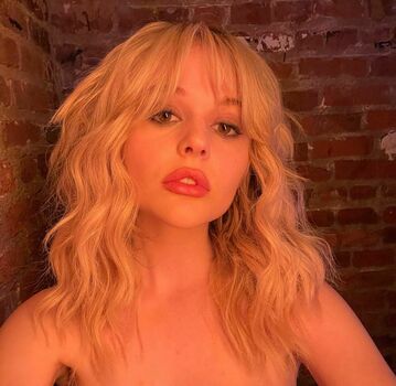 Emily Alyn Lind