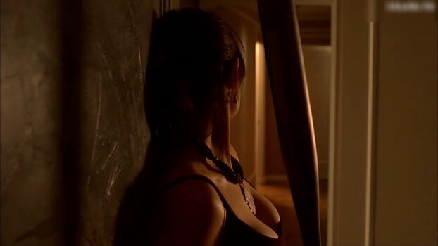 Emily Deschanel