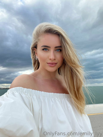 emily_lyy