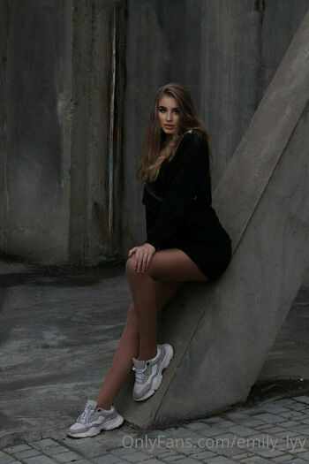 emily_lyy