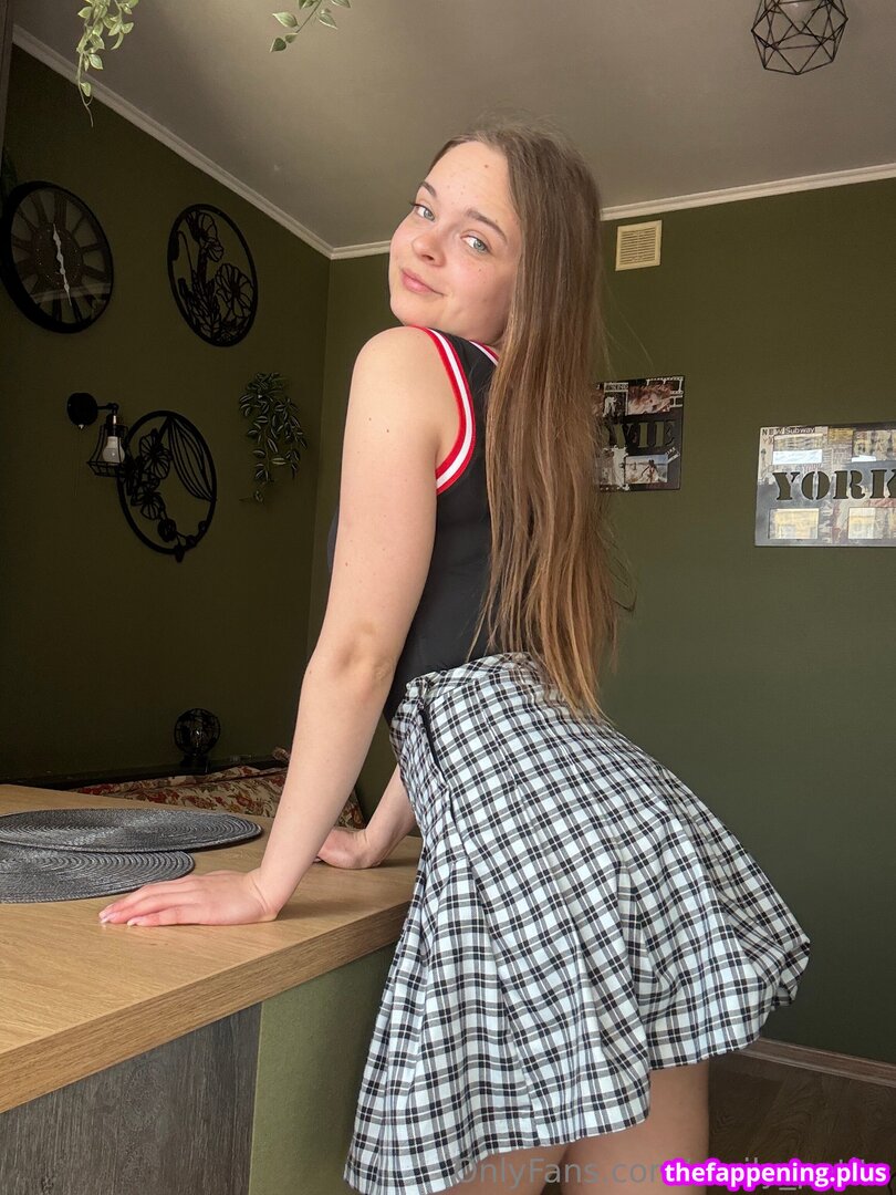 emily_petite