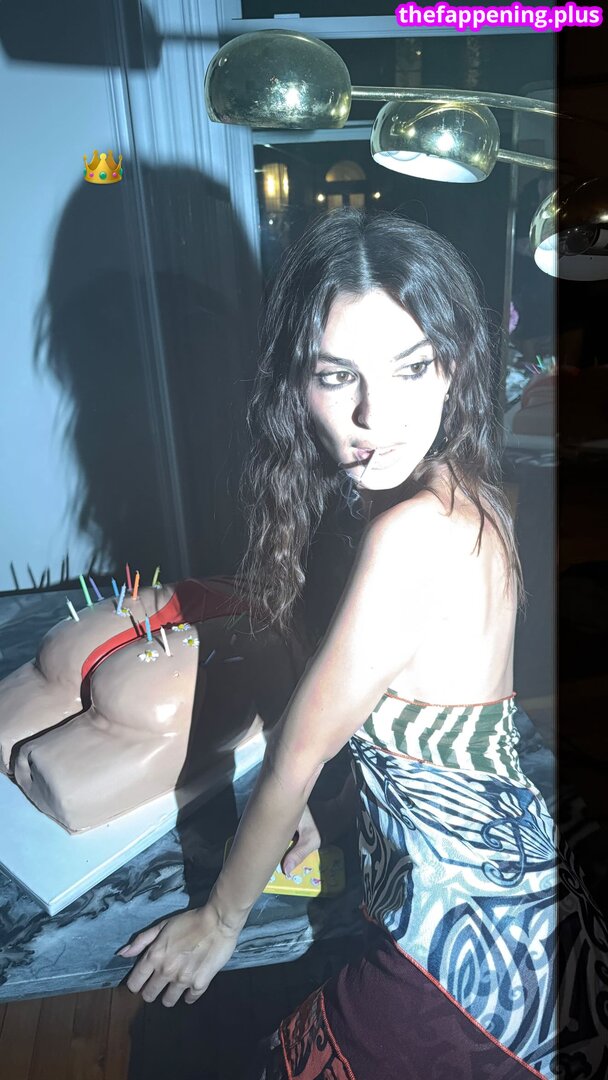 Emily Ratajkowski