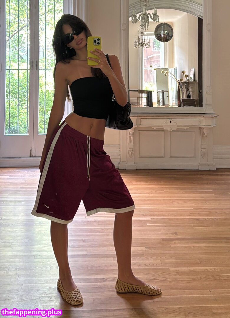 Emily Ratajkowski