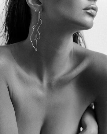Emily Ratajkowski